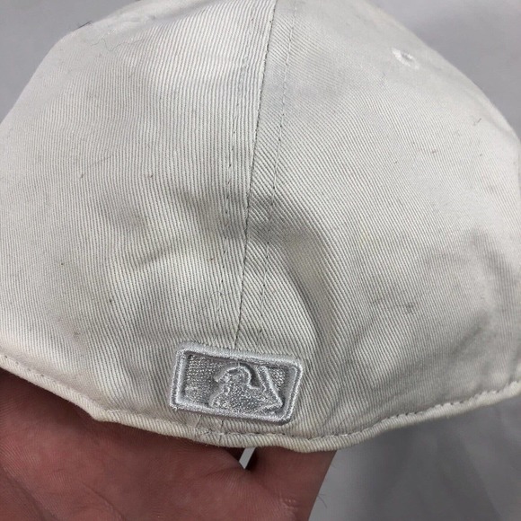 Tampa Bay Rays MLB New Era 59fifty 5950 Cap Fitted 7 1/2 Whiteout DISCOLORED Hat - Picture 9 of 12